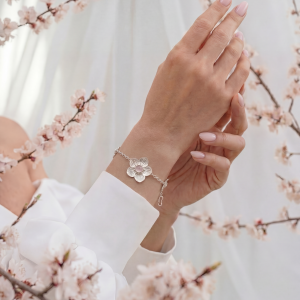 tsirane 3 flower bracelet